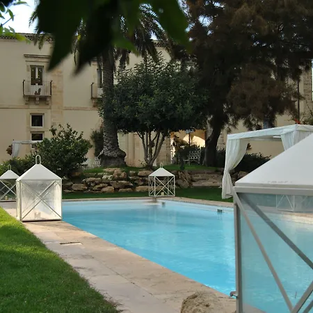 منتجع Castello Camemi