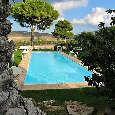 Feriested Castello Camemi 5*